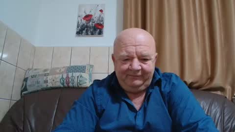 Snapshot of fullballs6 chatting on December 2024 03:37:01 AM fullballs6 online show from December 2024 03:37:01 AM