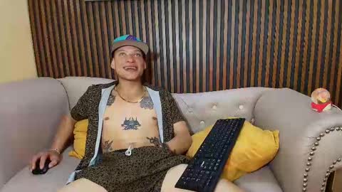 Snapshot of fuller444 chatting on November 2025 04:46:01 AM FULLER online show from November 2025 04:46:01 AM