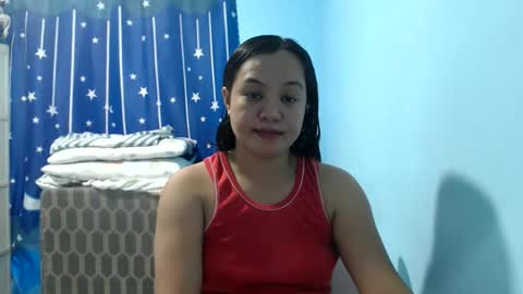 Snapshot of funluvnpinay4u chatting on April 2026 11:52:02 AM MAE online show from April 2026 11:52:02 AM
