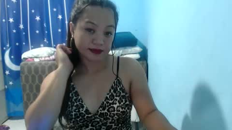 Snapshot of funluvnpinay4u chatting on May 2026 02:39:01 AM MAE online show from May 2026 02:39:01 AM