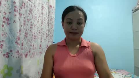 Snapshot of funluvnpinay4u chatting on May 2026 11:37:02 AM MAE online show from May 2026 11:37:02 AM