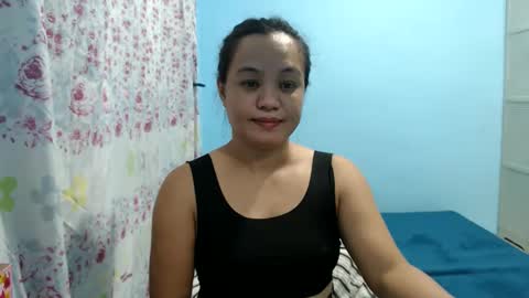 Snapshot of funluvnpinay4u chatting on May 2026 02:45:01 PM MAE online show from May 2026 02:45:01 PM