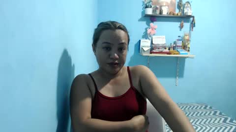 Snapshot of funluvnpinay4u chatting on May 2026 07:25:02 AM MAE online show from May 2026 07:25:02 AM