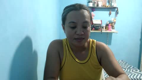 Snapshot of funluvnpinay4u chatting on May 2026 08:42:02 AM MAE online show from May 2026 08:42:02 AM