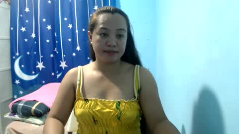 Snapshot of funluvnpinay4u chatting on May 2026 12:31:02 PM MAE online show from May 2026 12:31:02 PM