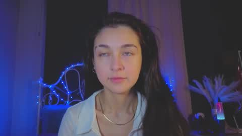 Tiffany online show from October 2025 01:44:02 AM