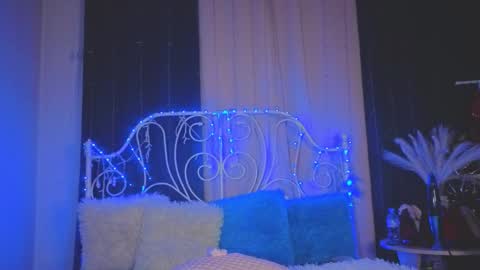 Tiffany online show from November 2025 02:25:01 AM