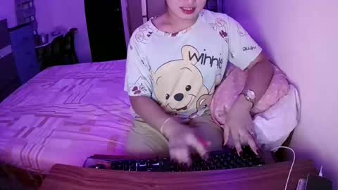 Snapshot of future_bride chatting on December 2025 01:11:01 AM future_bride online show from December 2025 01:11:01 AM