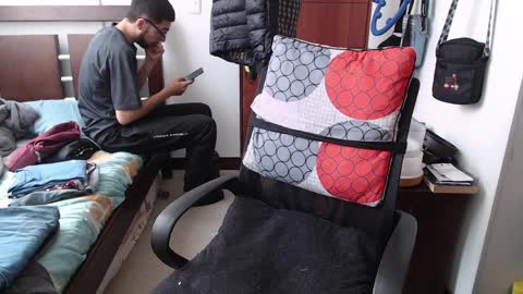 andrew online show from April 2026 04:37:01 PM