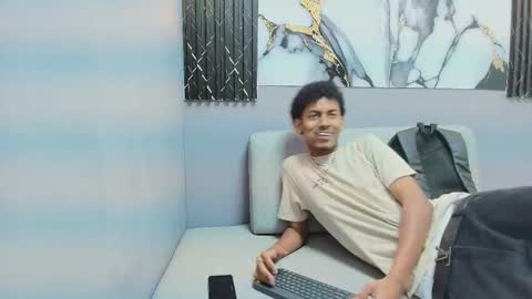 fykmor online show from November 2025 07:45:02 PM