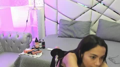gabbieskinny online show from June 2026 10:35:01 AM