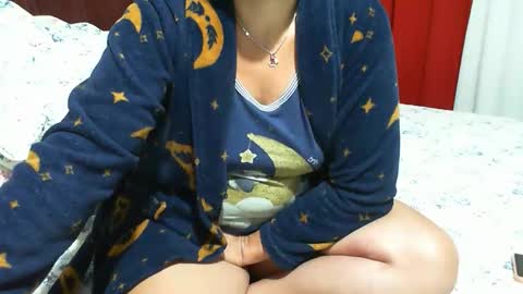 gaby  layla online show from November 2025 10:52:02 PM