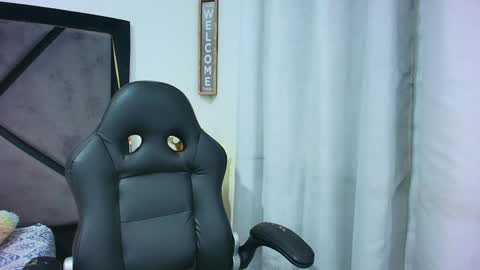 Snapshot of gabrieladurann chatting on September 2025 03:33:01 PM GABRIELA online show from September 2025 03:33:01 PM