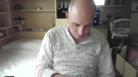 Snapshot of gabrielegr22 chatting on April 2026 04:03:01 PM Gabriele online show from April 2026 04:03:01 PM