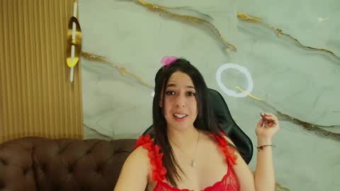 Gabriella online show from November 2025 01:00:02 PM