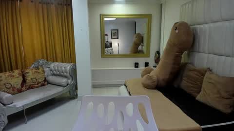 gabriela online show from October 2025 04:05:01 PM