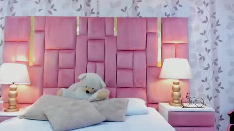 gabymoreau online show from March 2026 09:00:01 PM