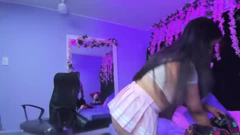 gabby cooper online show from November 2025 02:44:01 AM