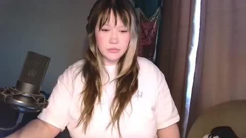 Snapshot of gamergirl01 chatting on September 2025 09:13:02 AM Alex brb in 2 hours online show from September 2025 09:13:02 AM