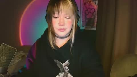 Snapshot of gamergirl01 chatting on December 2025 11:39:02 AM Alex brb in 2 hours online show from December 2025 11:39:02 AM