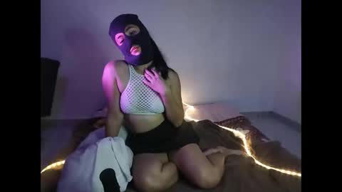 Shelovesthemask online show from October 2025 06:23:02 AM