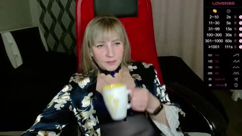 Janette online show from November 2025 07:45:02 PM