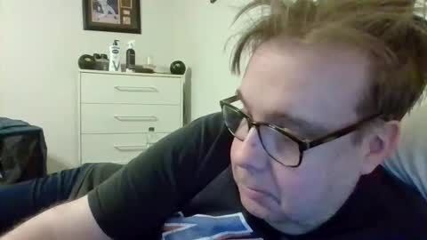 Snapshot of garyg930 chatting on April 2026 05:01:02 AM Gary online show from April 2026 05:01:02 AM