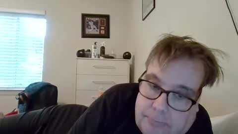 Snapshot of garyg930 chatting on May 2026 06:35:02 PM Gary online show from May 2026 06:35:02 PM