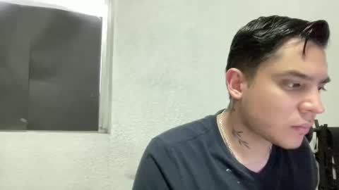 Snapshot of garypinepineapple chatting on May 2026 11:10:02 PM garypinepineapple online show from May 2026 11:10:02 PM