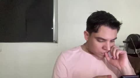 Snapshot of garypinepineapple chatting on June 2026 02:27:01 AM garypinepineapple online show from June 2026 02:27:01 AM