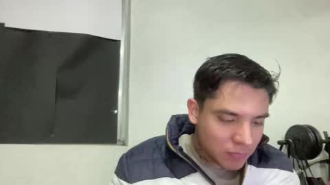 Snapshot of garypinepineapple chatting on June 2026 06:12:02 AM garypinepineapple online show from June 2026 06:12:02 AM