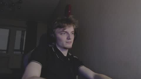 Snapshot of gasturfahe chatting on December 2024 03:27:02 AM gasturfahe online show from December 2024 03:27:02 AM