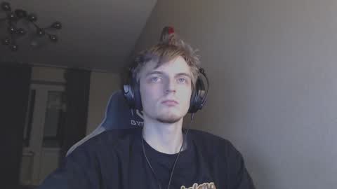 Snapshot of gasturfahe chatting on December 2024 11:22:01 PM gasturfahe online show from December 2024 11:22:01 PM