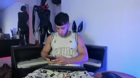 Snapshot of gato_pascal chatting on June 2026 07:27:02 PM Gato online show from June 2026 07:27:02 PM