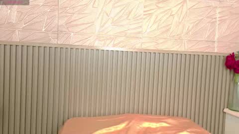 gaviluc_ online show from November 2025 10:29:01 AM