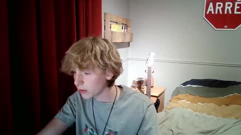 Snapshot of gayblondboy chatting on October 2025 11:10:02 PM gayblondboy online show from October 2025 11:10:02 PM