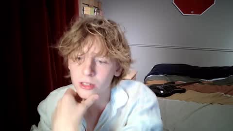 Snapshot of gayblondboy chatting on October 2025 12:03:01 AM gayblondboy online show from October 2025 12:03:01 AM