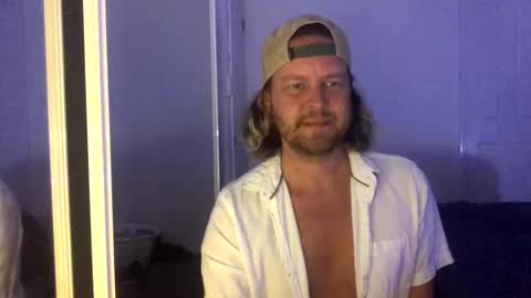 gcsurfer81 online show from November 2025 08:35:01 AM