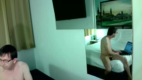 Ask me - if you want Ill probably be back online on December 20th around 200  German time online show from November 2025 03:36:02 PM