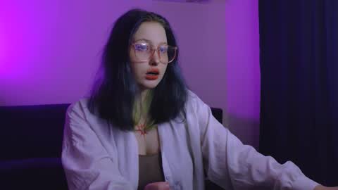 Snapshot of geistermadchen chatting on October 2025 06:20:02 PM Vi online show from October 2025 06:20:02 PM