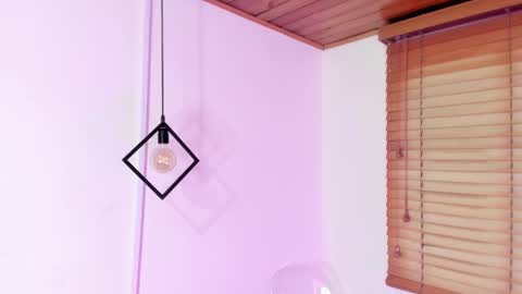 Sofia online show from December 2025 04:08:01 AM