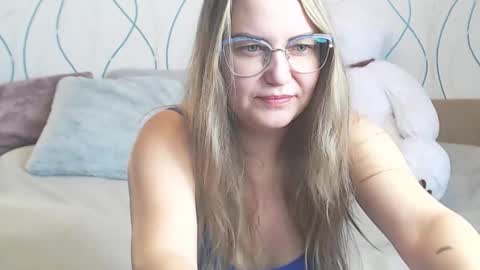 Snapshot of gentle69girl chatting on November 2025 06:35:01 AM Alice online show from November 2025 06:35:01 AM