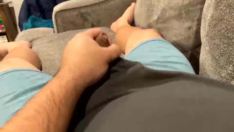 gentle_handhug online show from December 2025 01:00:01 AM