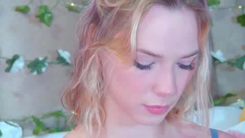 GentleRossi online show from April 2026 03:42:02 PM