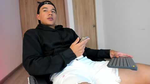 Snapshot of george_cams1 chatting on June 2026 02:40:01 AM Jorge online show from June 2026 02:40:01 AM