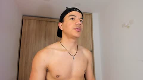 Snapshot of george_cams1 chatting on June 2026 09:08:02 AM Jorge online show from June 2026 09:08:02 AM