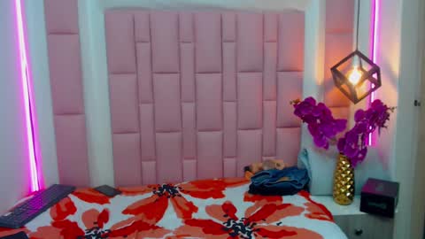 Snapshot of georgesmith_1 chatting on December 2024 01:34:01 AM GEORGE online show from December 2024 01:34:01 AM