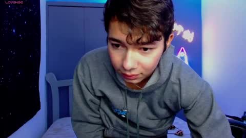 Snapshot of georgesmith_1 chatting on December 2024 05:28:02 AM GEORGE online show from December 2024 05:28:02 AM