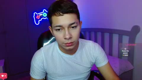 Snapshot of georgesmith_1 chatting on January 2025 02:18:02 AM GEORGE online show from January 2025 02:18:02 AM