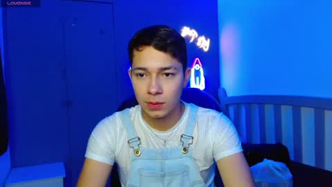 Snapshot of georgesmith_1 chatting on January 2025 01:41:01 AM GEORGE online show from January 2025 01:41:01 AM